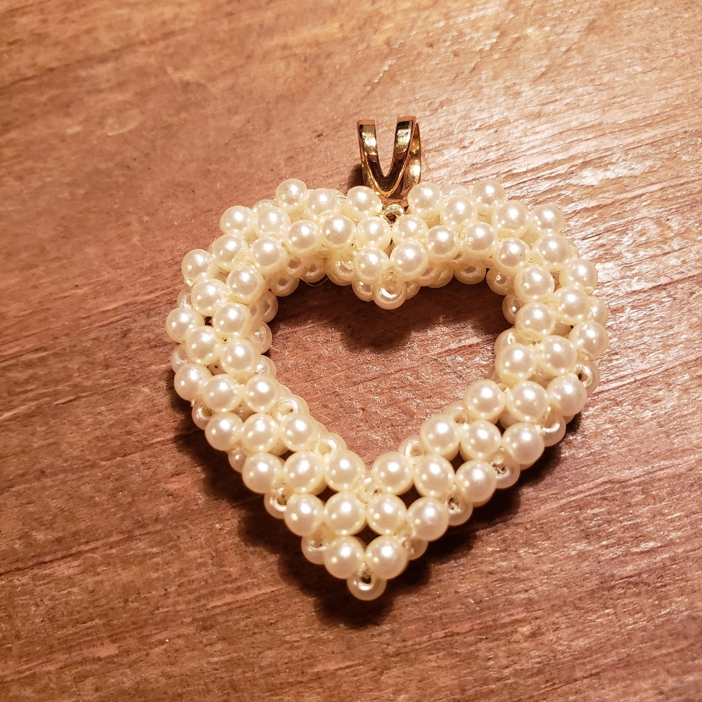 Vintage Avon Pearl Heart Pendant